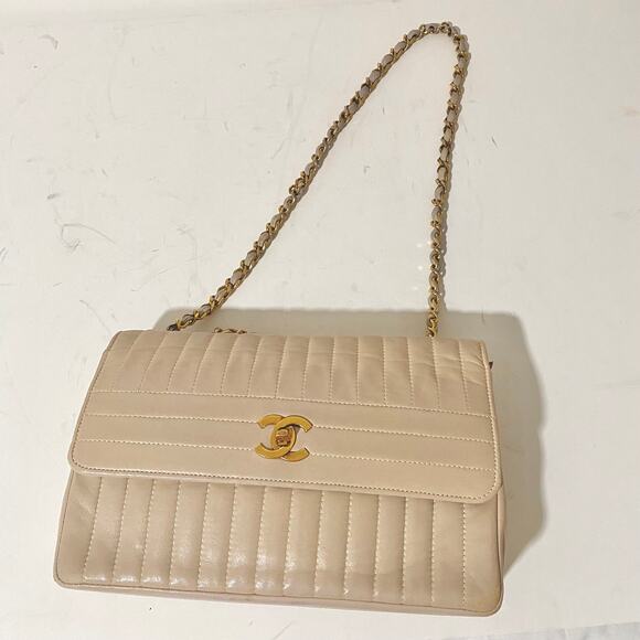 Chanel Medium Flap Bag Classic Vintage 2.55 Cream Handbag Vertical Quilted - Picture 10 of 16